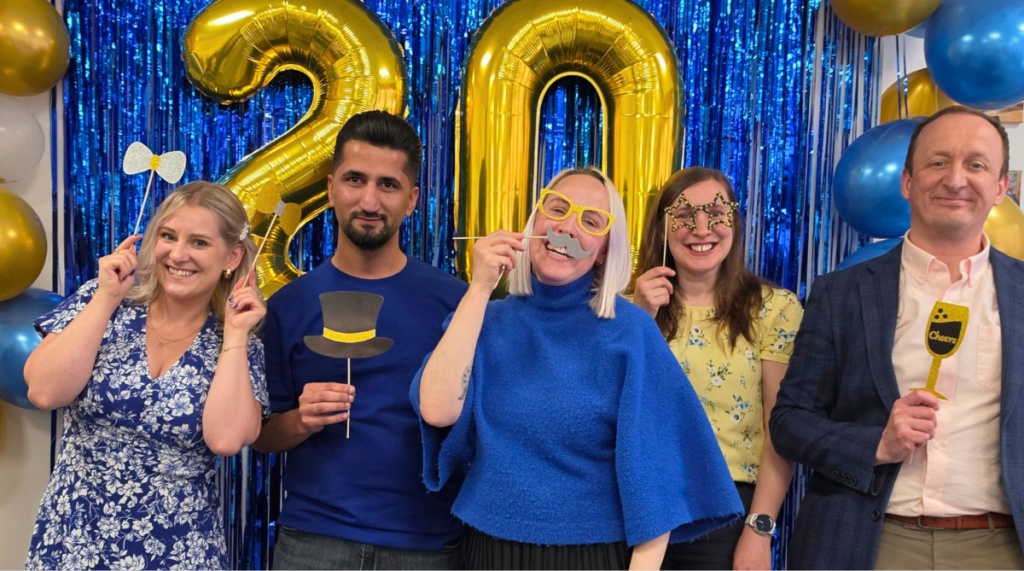 IH Manchester feiert 20 Jahre und ein neues Kapitel als reine Erwachsenenschule